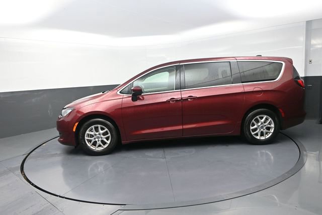 Used 2022 Chrysler Voyager LX FWD image 79