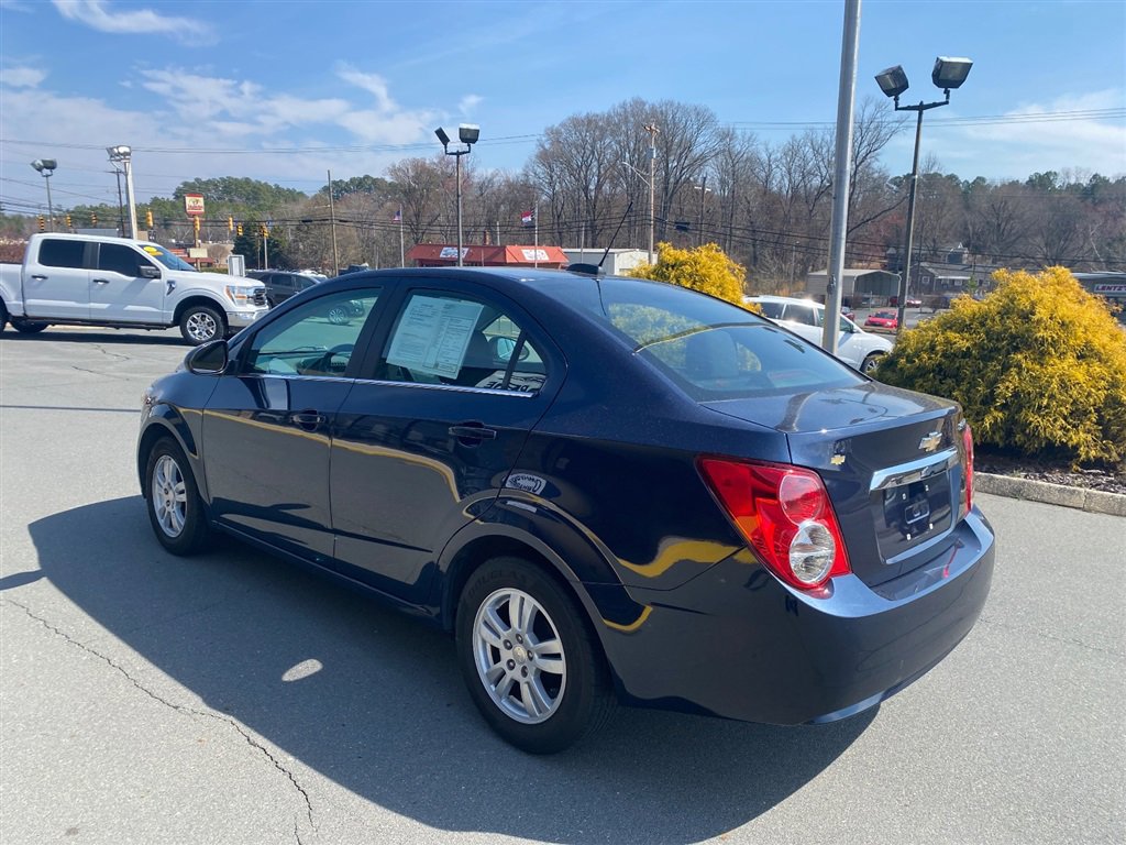 Used 2016 Chevrolet Sonic LT FWD image 5