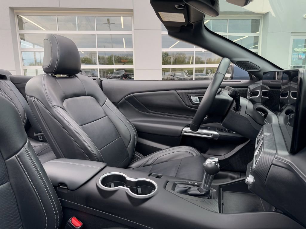 Used 2025 Ford Mustang Premium RWD image 38