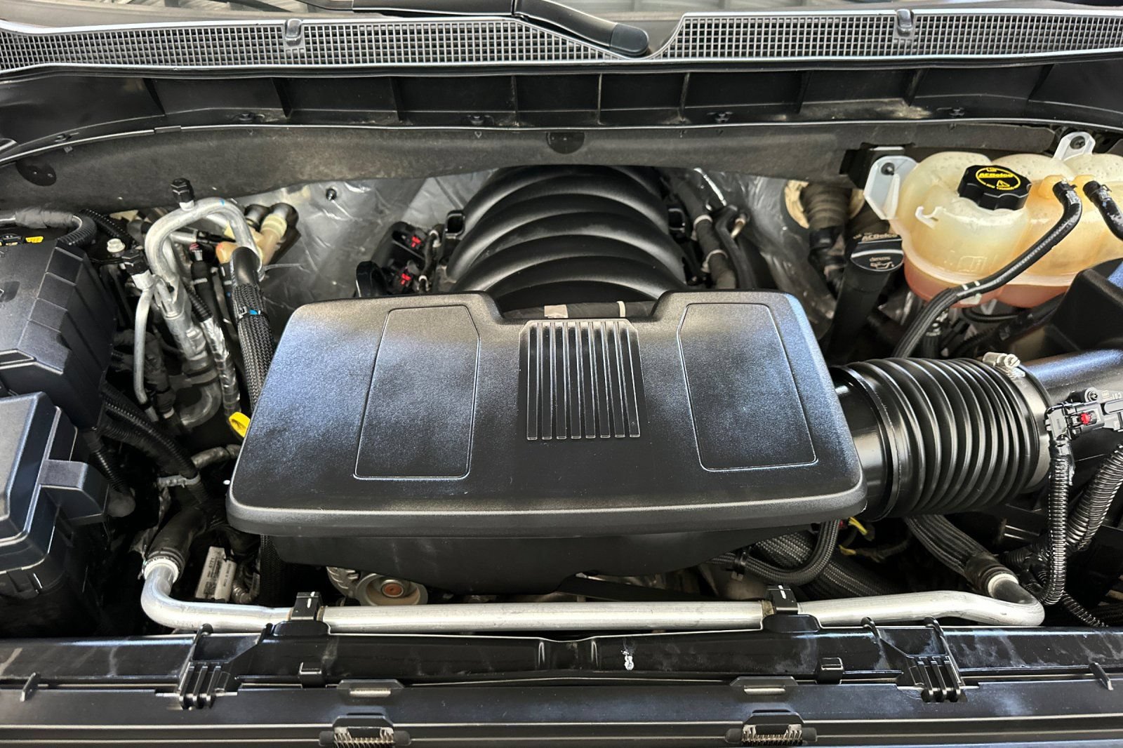 Certified 2025 Chevrolet Tahoe LT AWD/4WD image 25