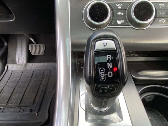 Used 2015 Land Rover Range Rover Sport SE image 19