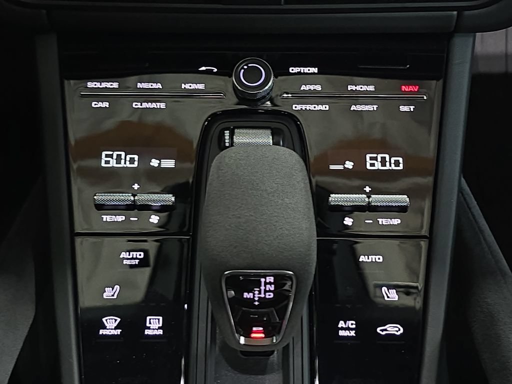 Certified 2023 Porsche Cayenne Turbo GT AWD/4WD image 19