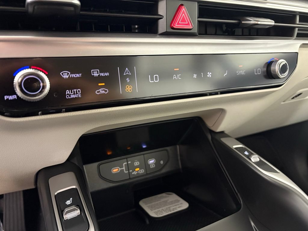 New 2026 Kia Sorento S w/ S Panoramic Sunroof Package FWD image 32