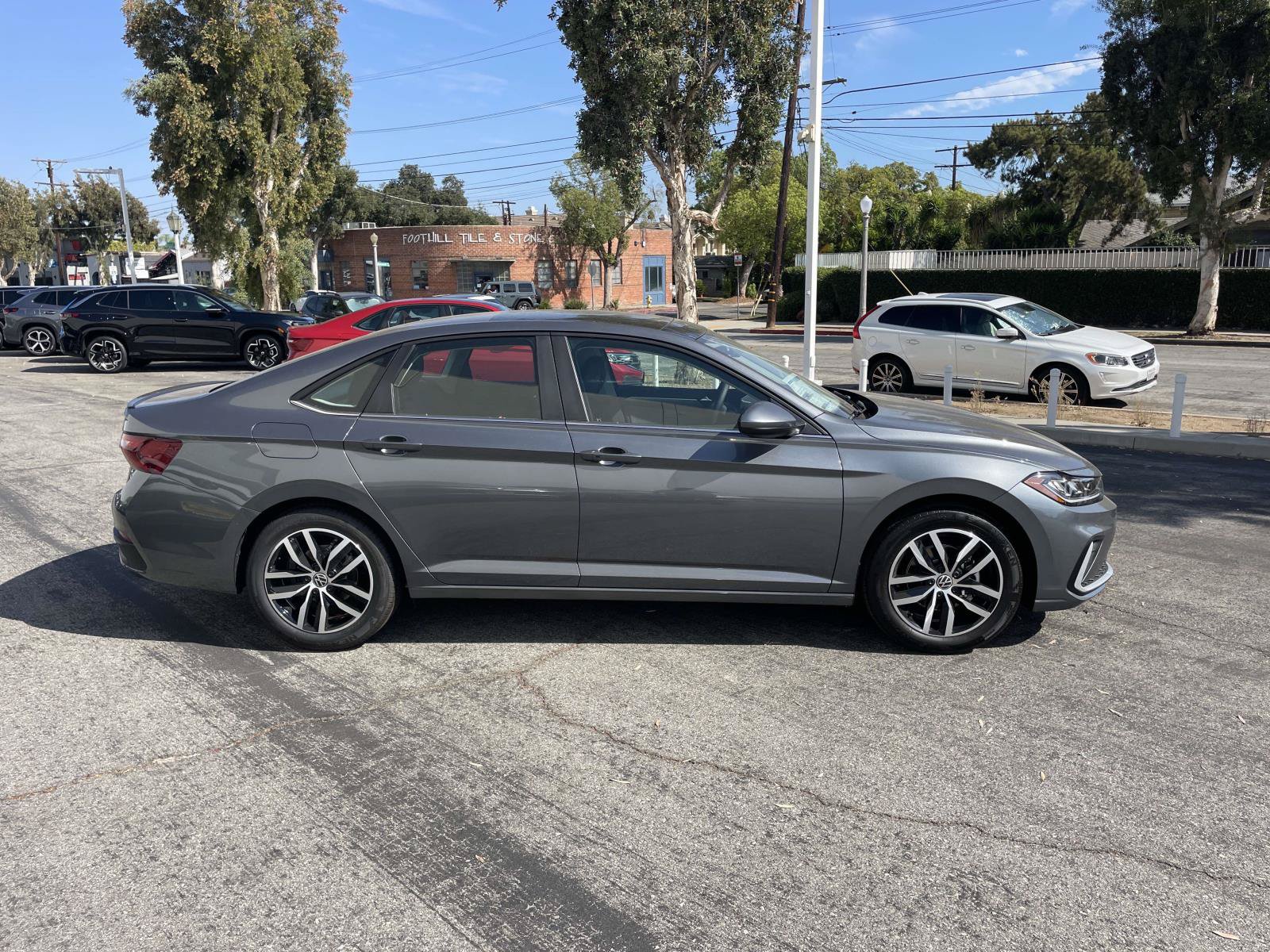New 2026 Volkswagen Jetta SE FWD image 2