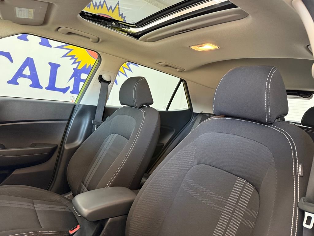 Used 2020 Hyundai Venue SEL w/ Convenience Package image 12