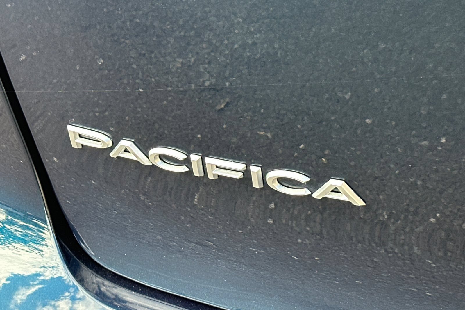 Used 2023 Chrysler Pacifica Pinnacle FWD image 27