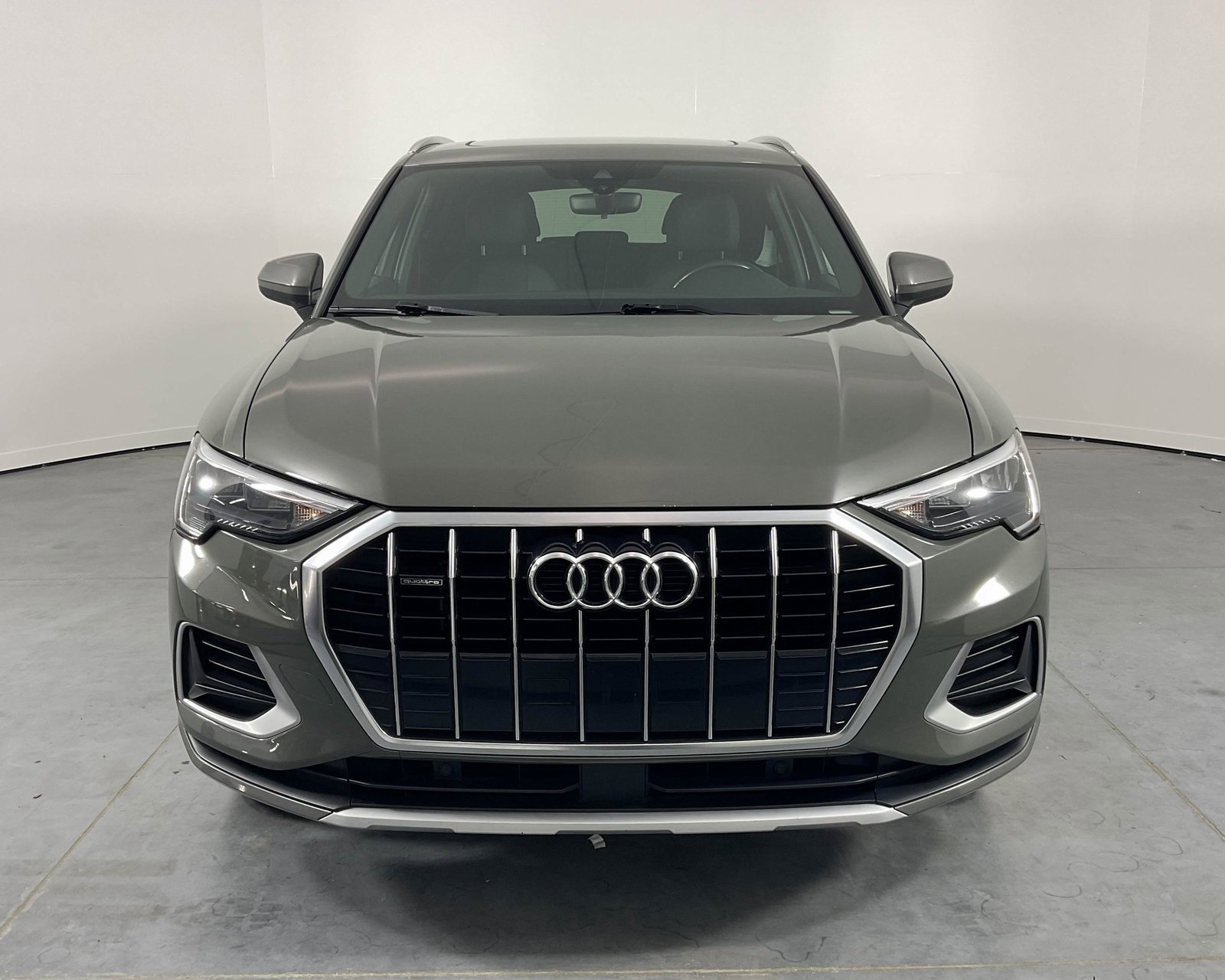 Used 2020 Audi Q3 2.0T Premium image 2