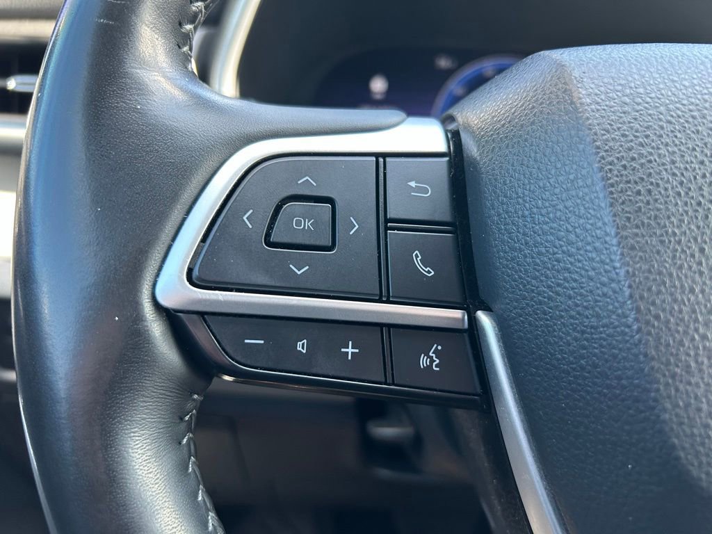 Used 2023 Toyota Highlander Limited AWD/4WD image 22