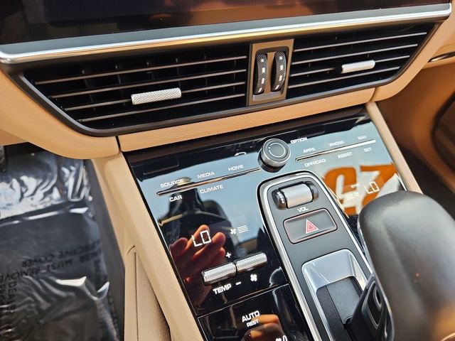 Used 2023 Porsche Cayenne Platinum Edition image 24