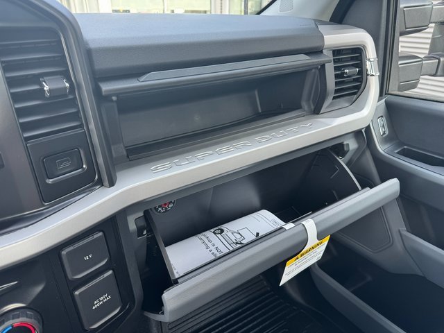 New 2025 Ford F350 XLT w/ FX4 Off-Road Package image 21