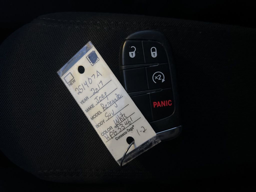 Used 2017 Jeep Renegade Latitude image 19