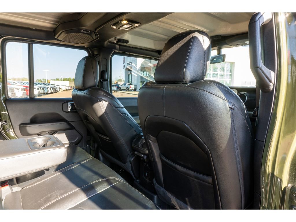 Used 2023 Jeep Wrangler Sahara w/ Cold Weather Group image 14