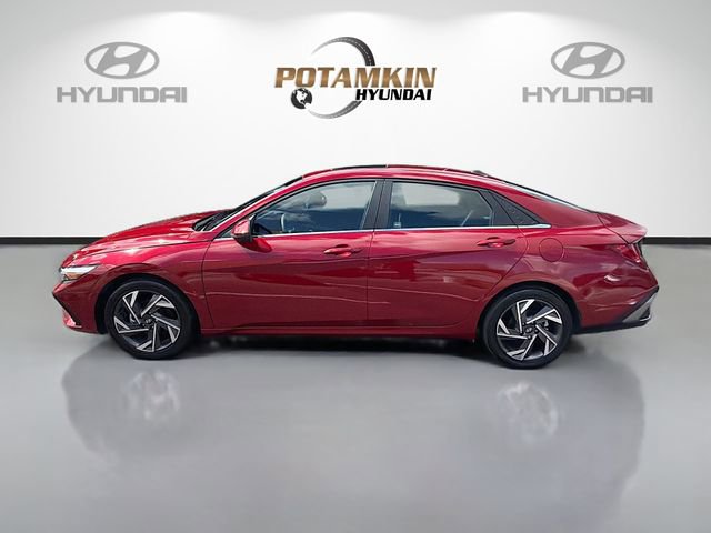 Certified 2025 Hyundai Elantra SEL FWD image 8
