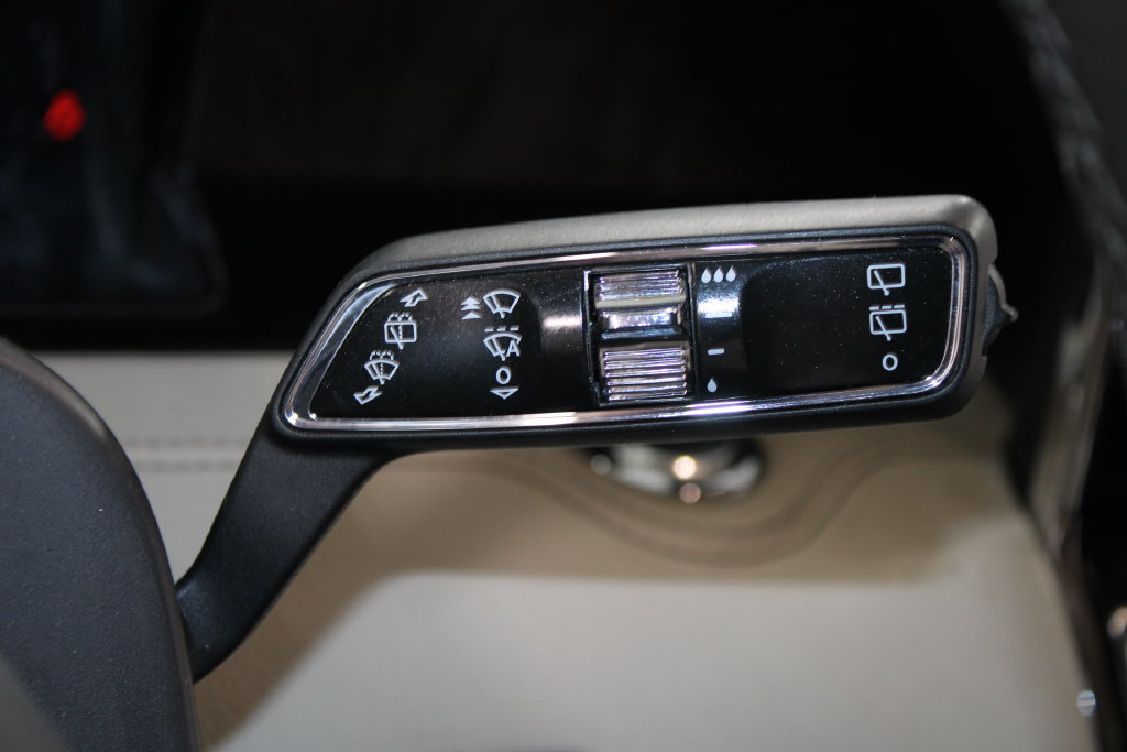 Used 2018 Lincoln Navigator Select RWD image 42