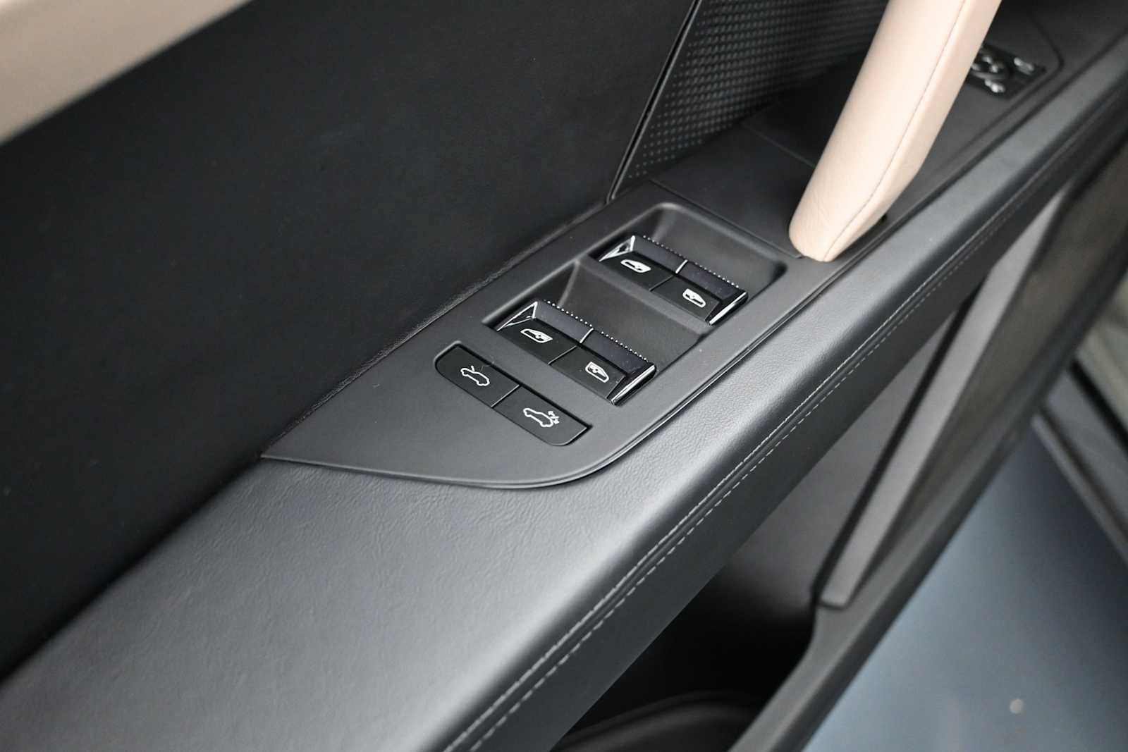 New 2026 Porsche Cayenne Turbo AWD/4WD image 8