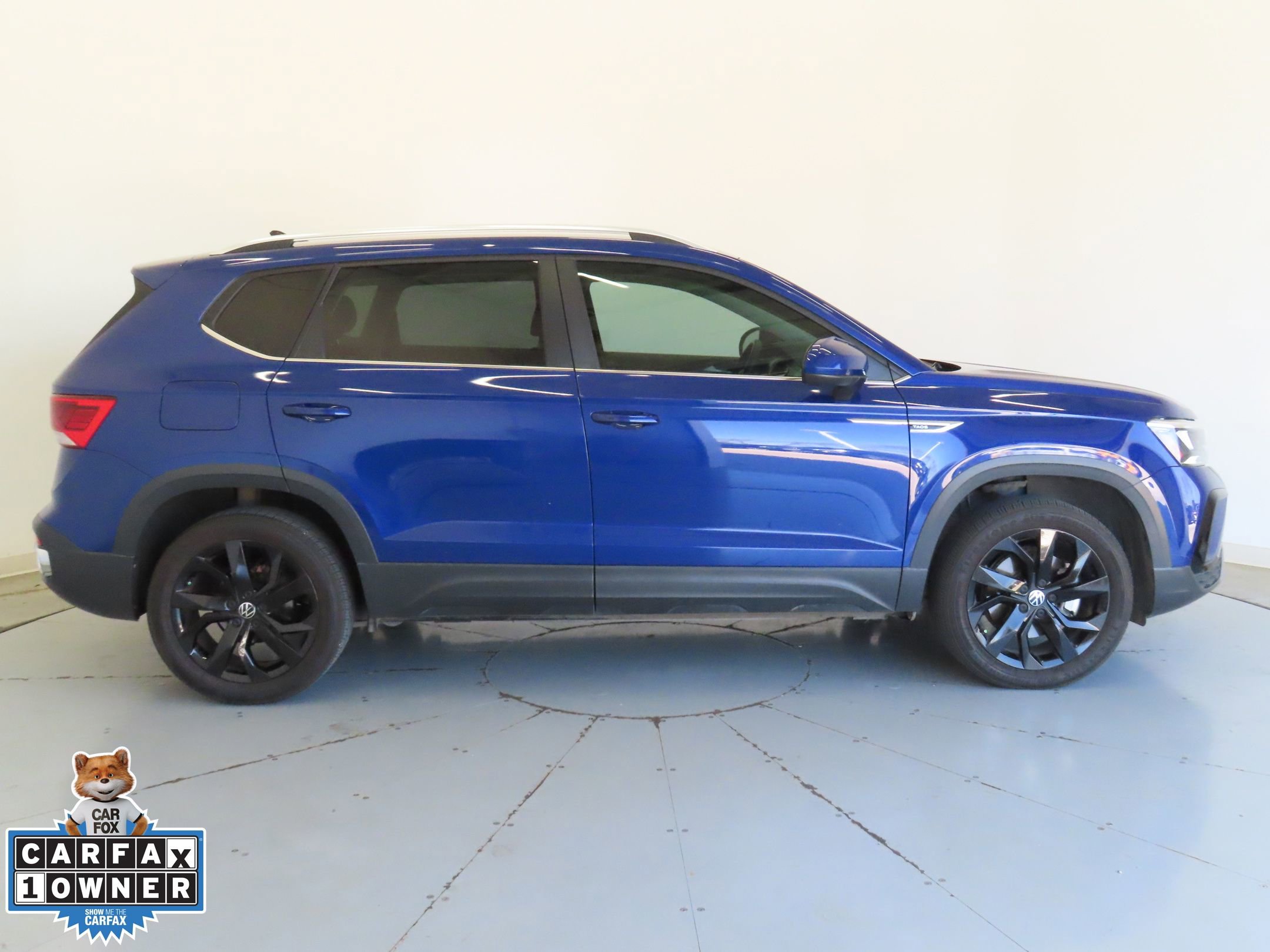 Used 2022 Volkswagen Taos SE image 2