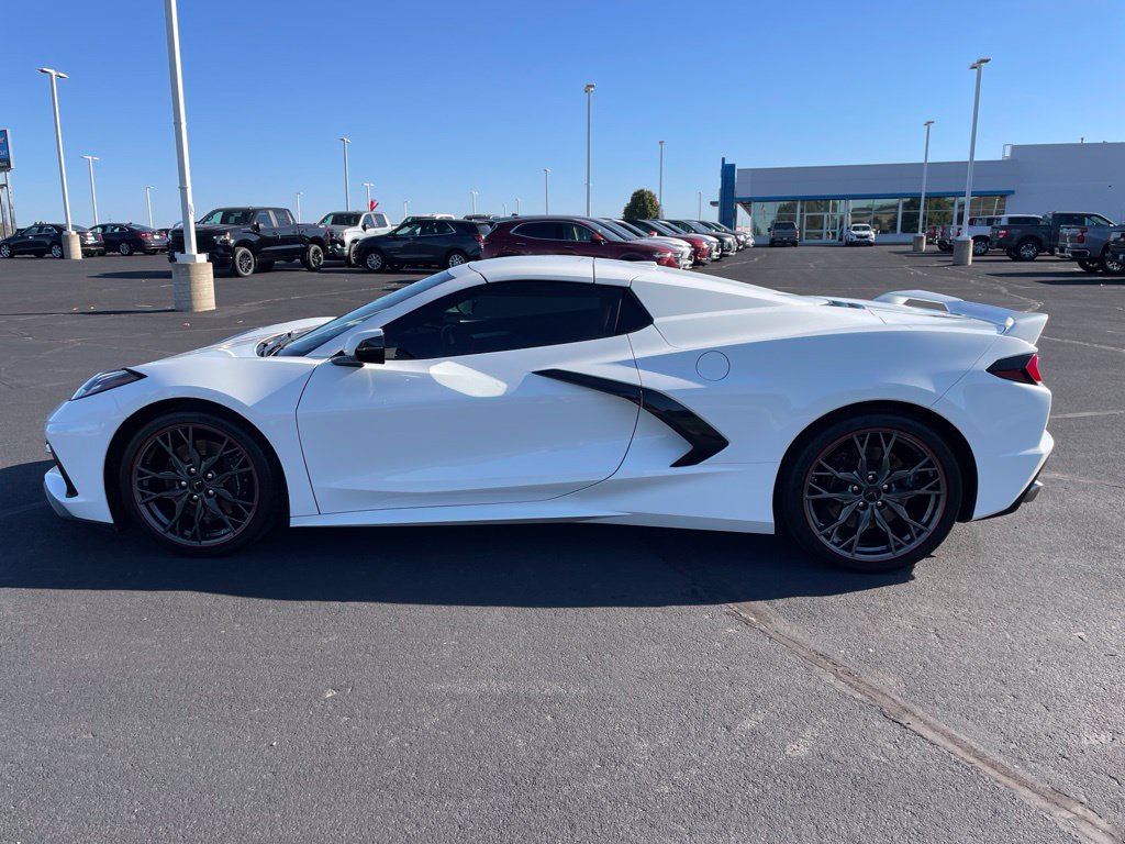 Used 2022 Chevrolet Corvette Stingray Premium Conv w/ Z51 Performance Package RWD image 2