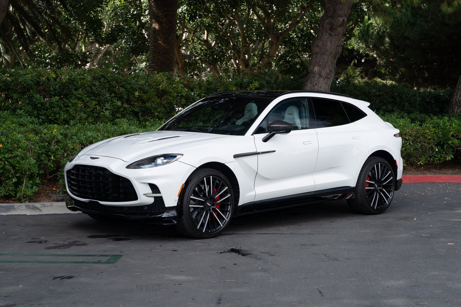 Used 2023 Aston Martin DBX 707 image 25