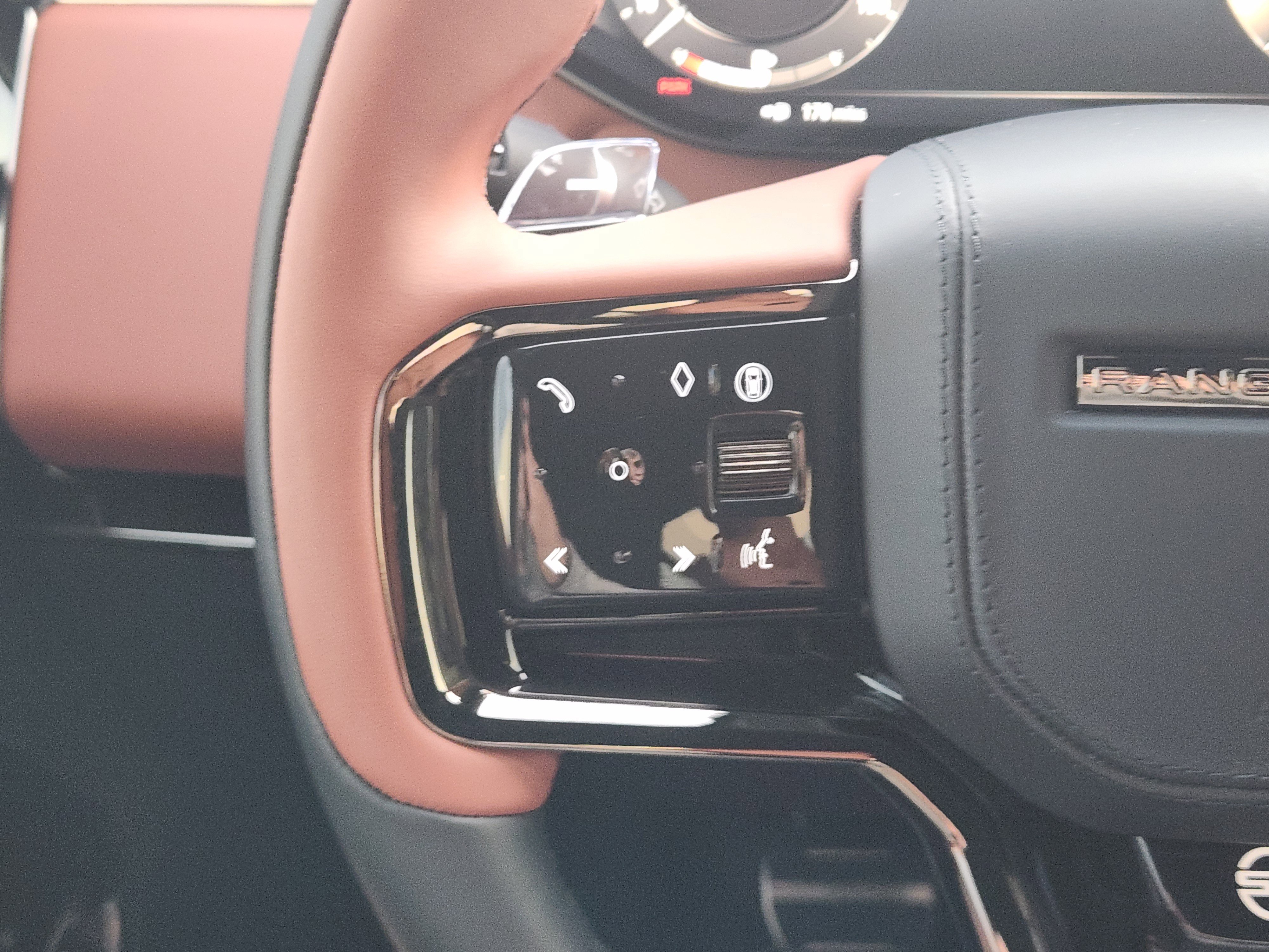 New 2025 Land Rover Range Rover Sport SV Edition Two image 28