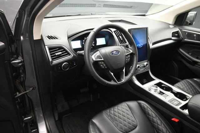 Certified 2024 Ford Edge Titanium AWD/4WD image 9