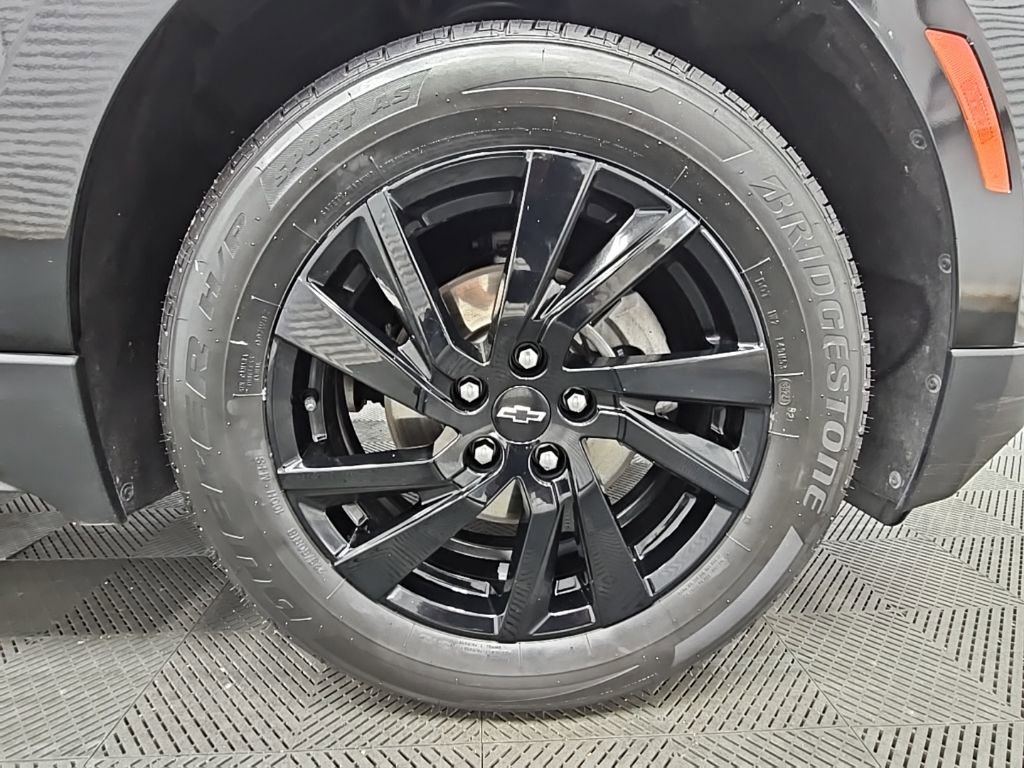 Used 2023 Chevrolet Equinox LS w/ Midnight Edition image 44