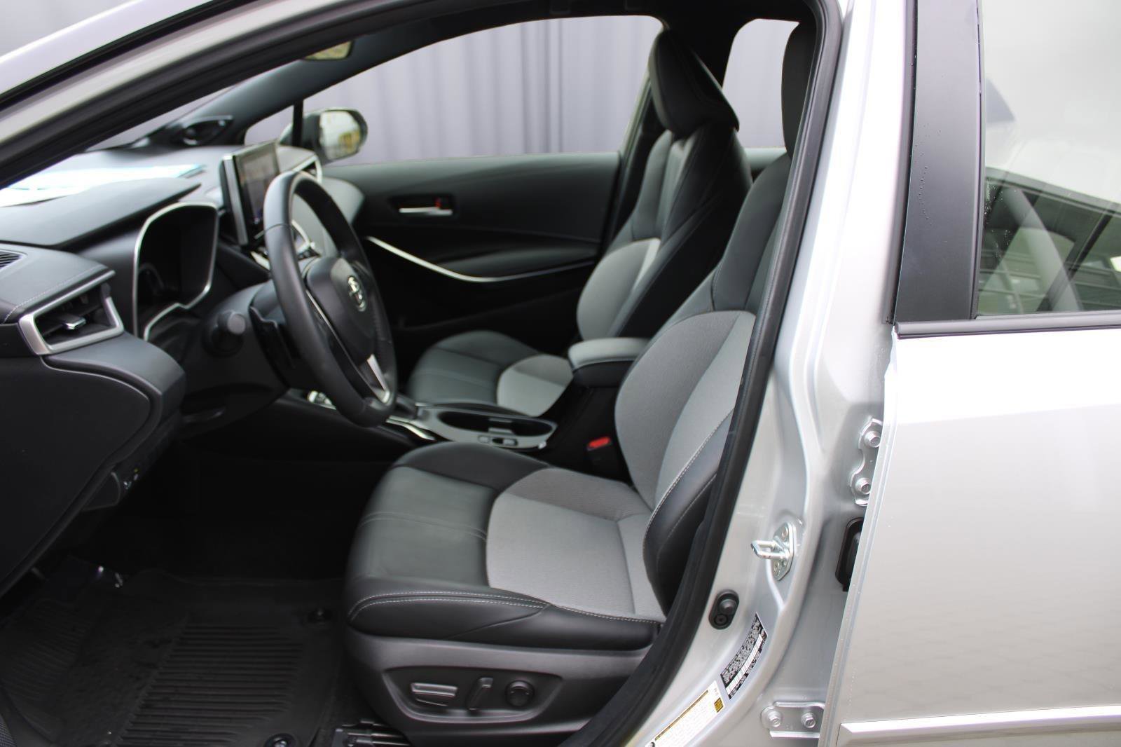 Used 2024 Toyota Corolla XSE image 31