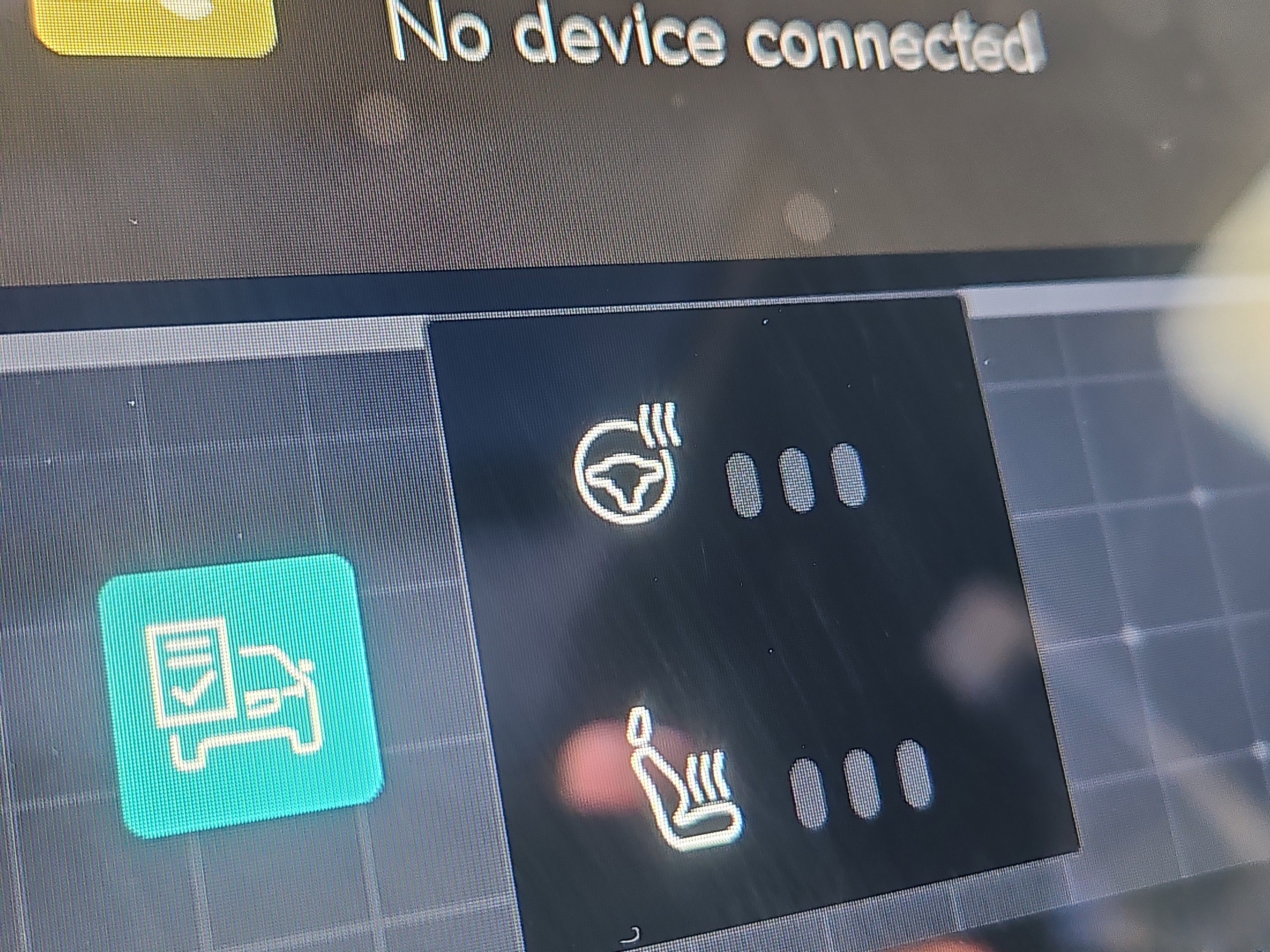 Used 2025 Volvo XC40 B5 Plus w/ Protection Package Premier image 13