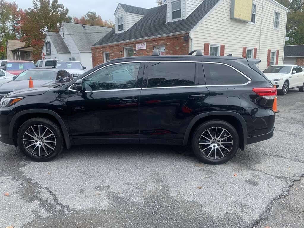 Used 2018 Toyota Highlander SE image 13