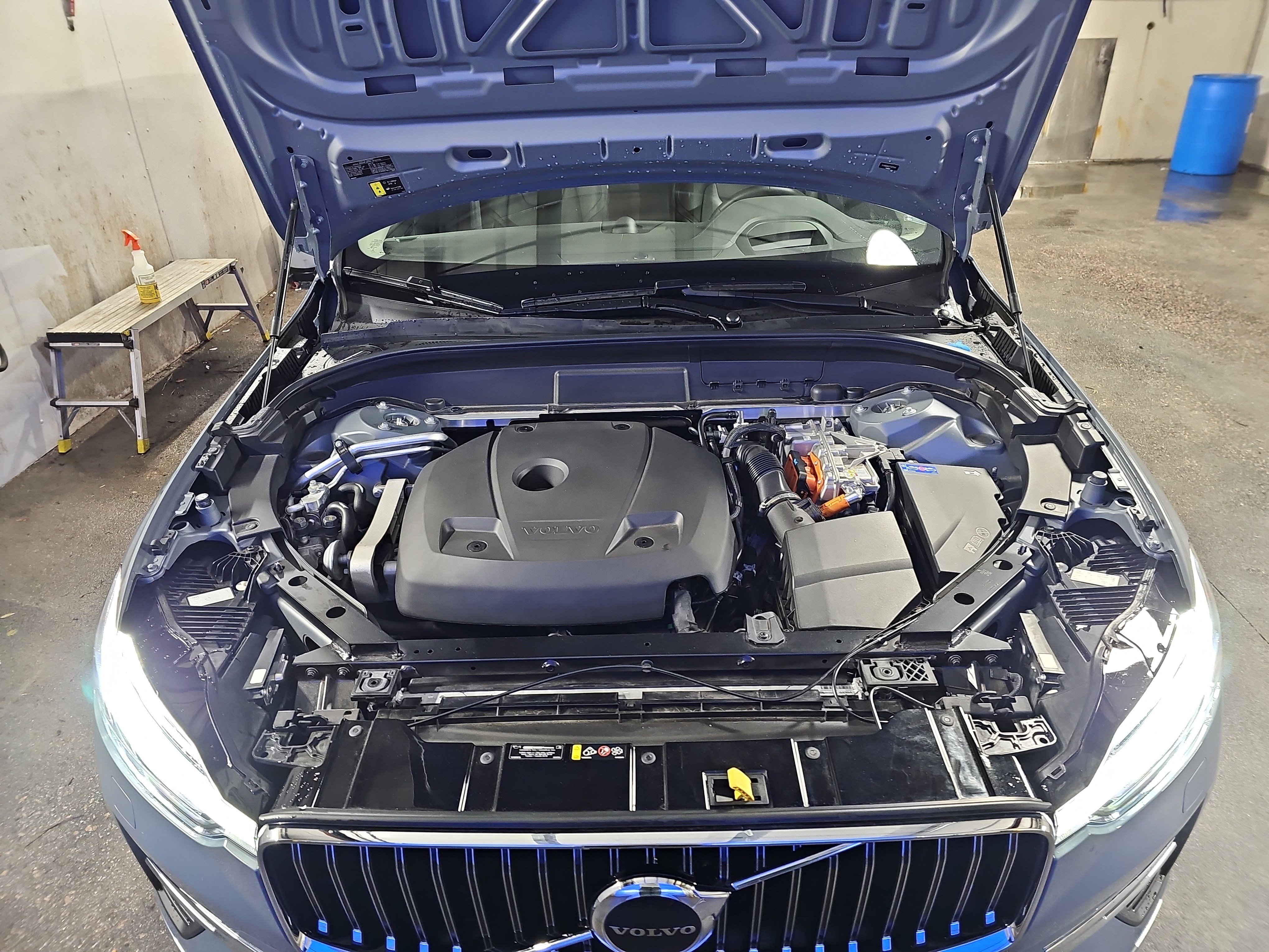 Used 2023 Volvo XC60 T8 Ultimate AWD/4WD image 31