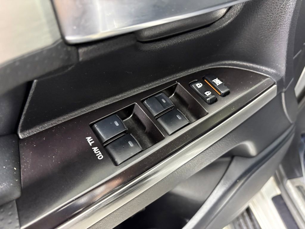 Used 2016 Toyota Land Cruiser image 12