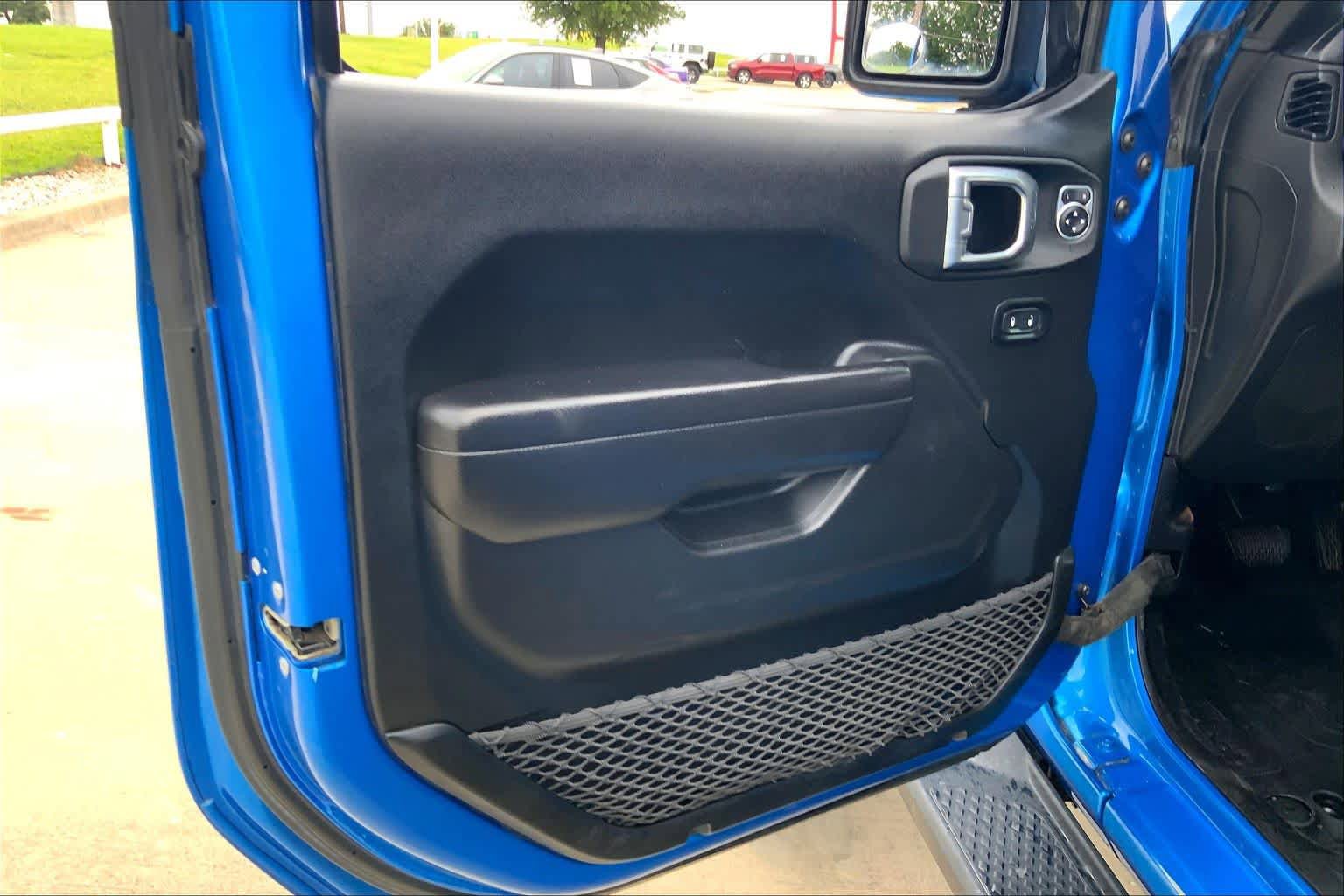 Used 2021 Jeep Gladiator Sport AWD/4WD image 21
