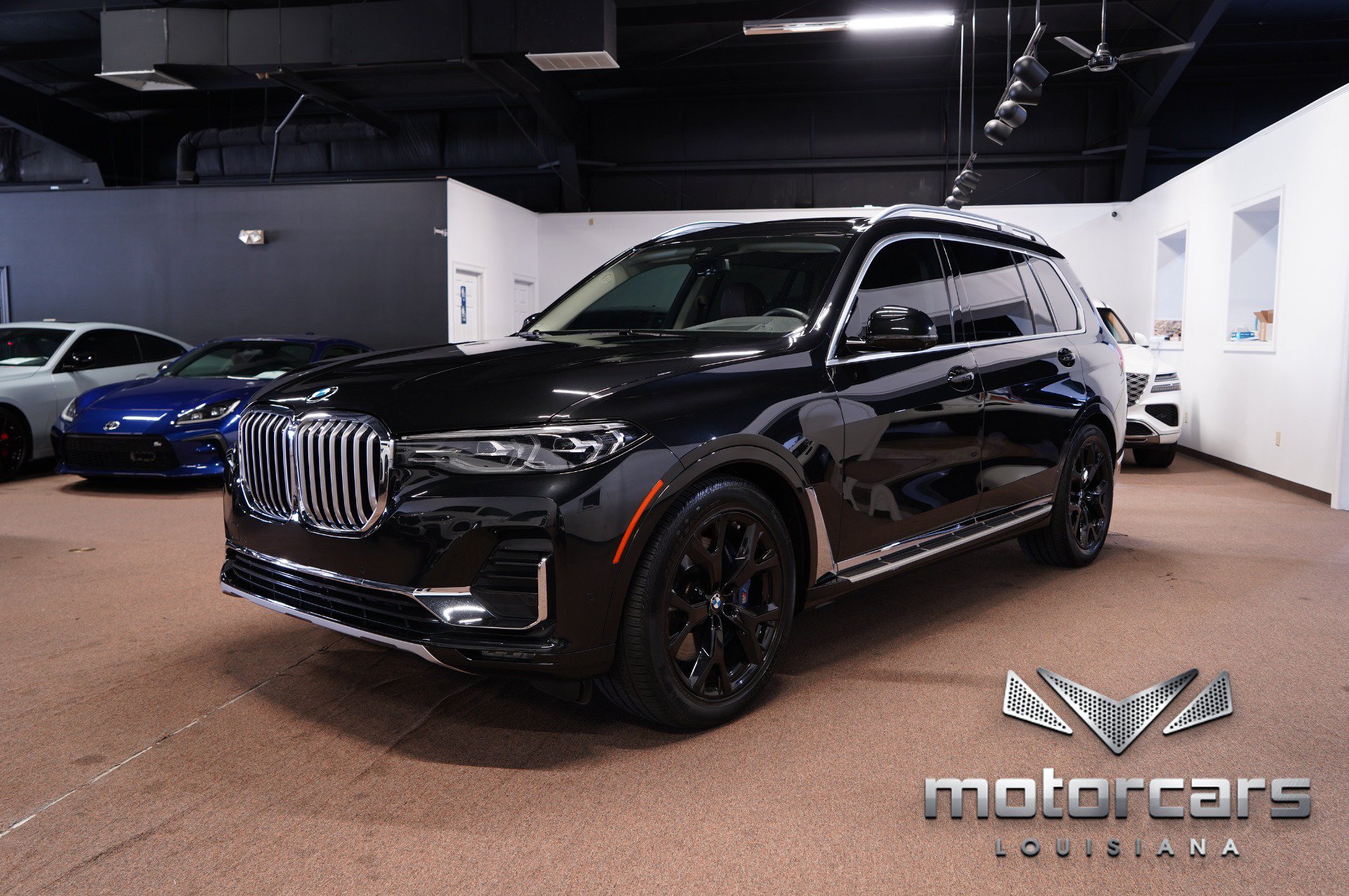 Used 2022 BMW X7 xDrive40i w/ Executive Package AWD/4WD image 3