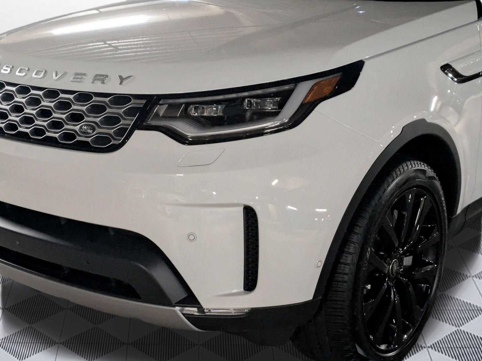 New 2026 Land Rover Discovery S AWD/4WD image 10