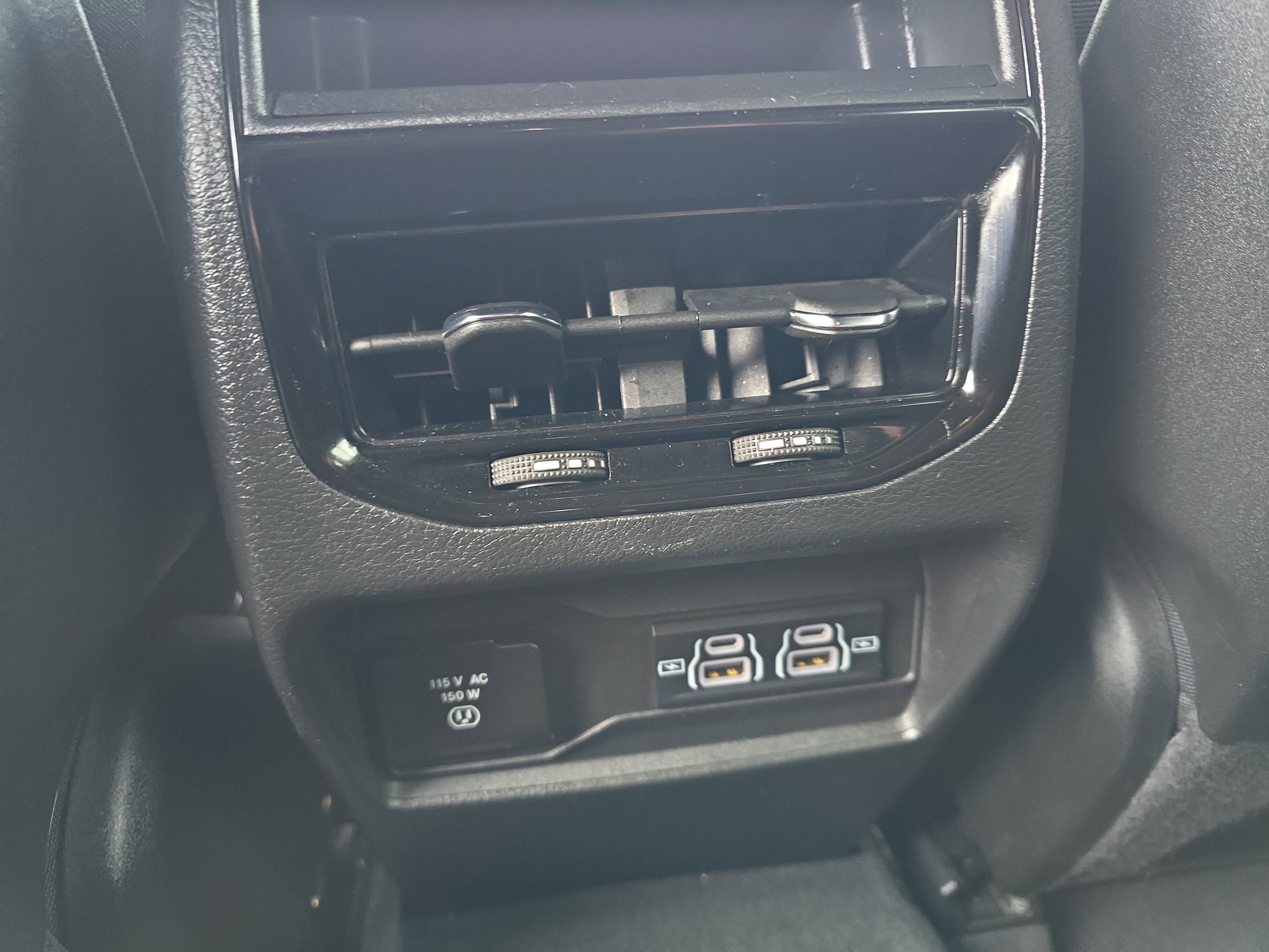 Used 2024 Jeep Grand Cherokee Altitude AWD/4WD image 14