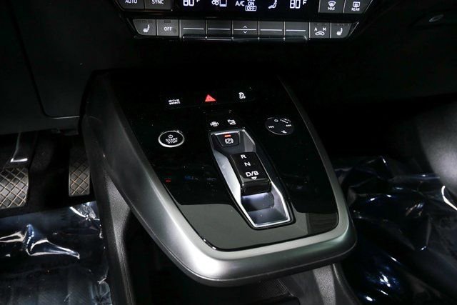 Used 2023 Audi Q4 e-tron Premium Plus w/ Premium Plus image 17