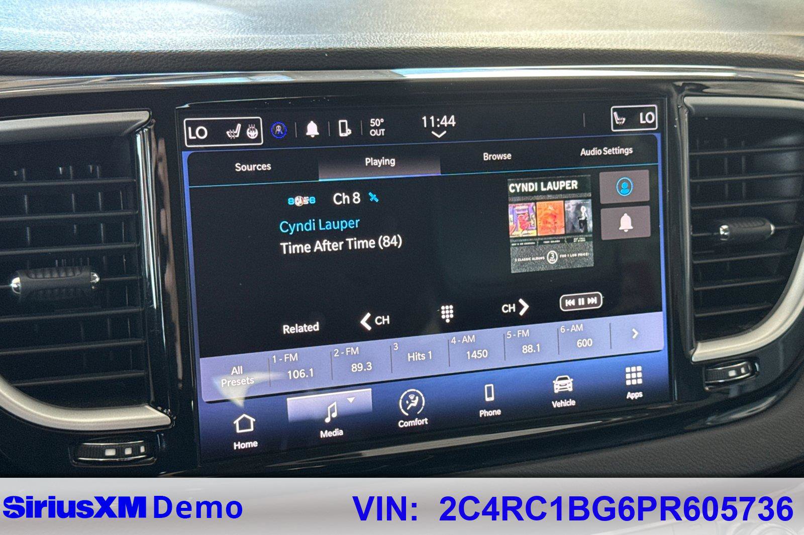 Certified 2023 Chrysler Pacifica Touring-L image 29