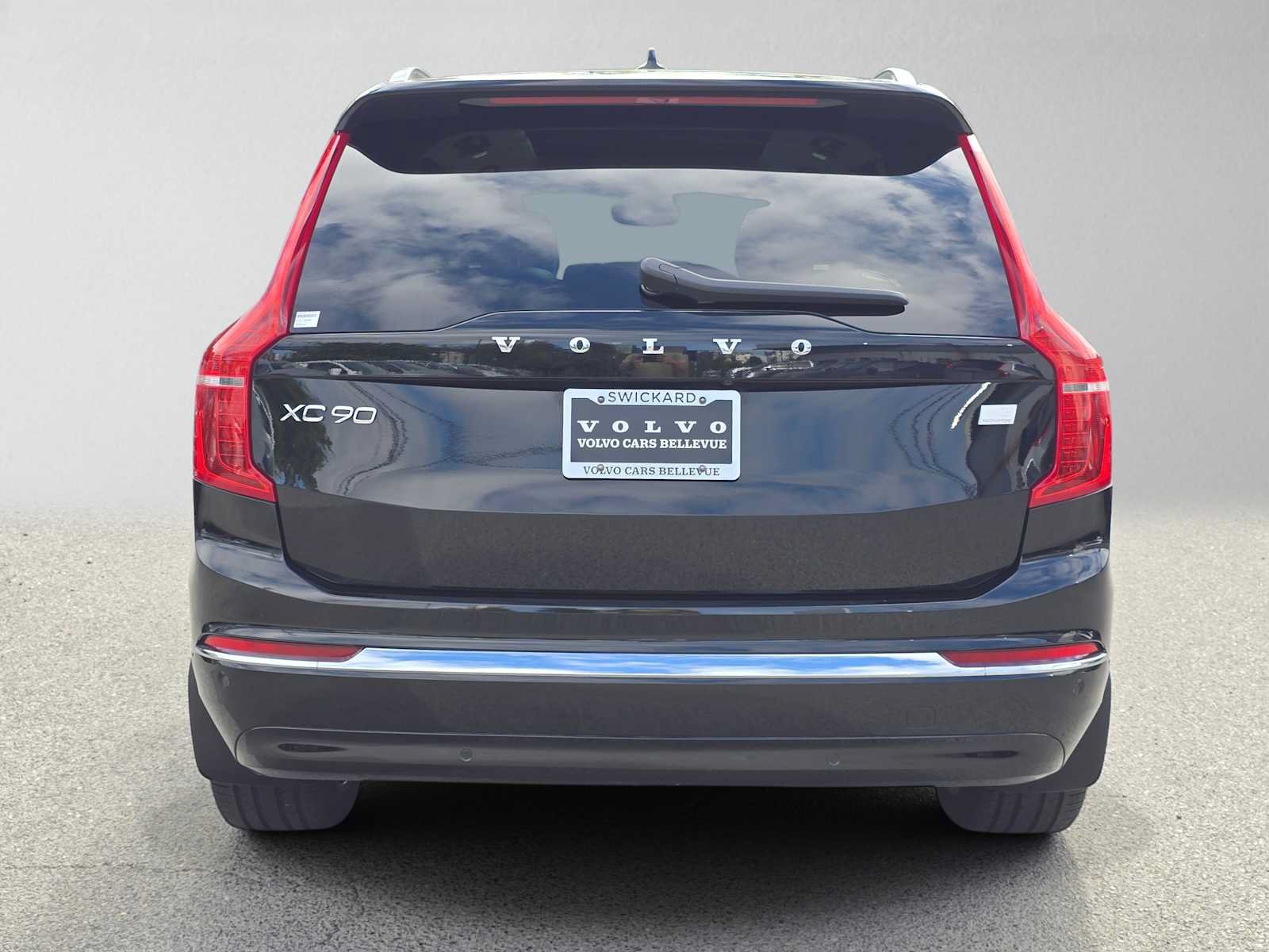 Certified 2024 Volvo XC90 T8 Ultimate w/ Lounge Package AWD/4WD image 5
