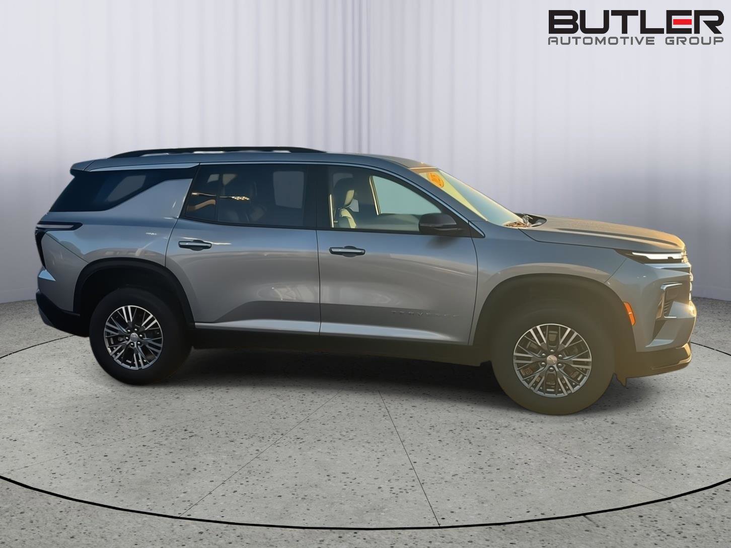 Used 2025 Chevrolet Traverse LT AWD/4WD image 7