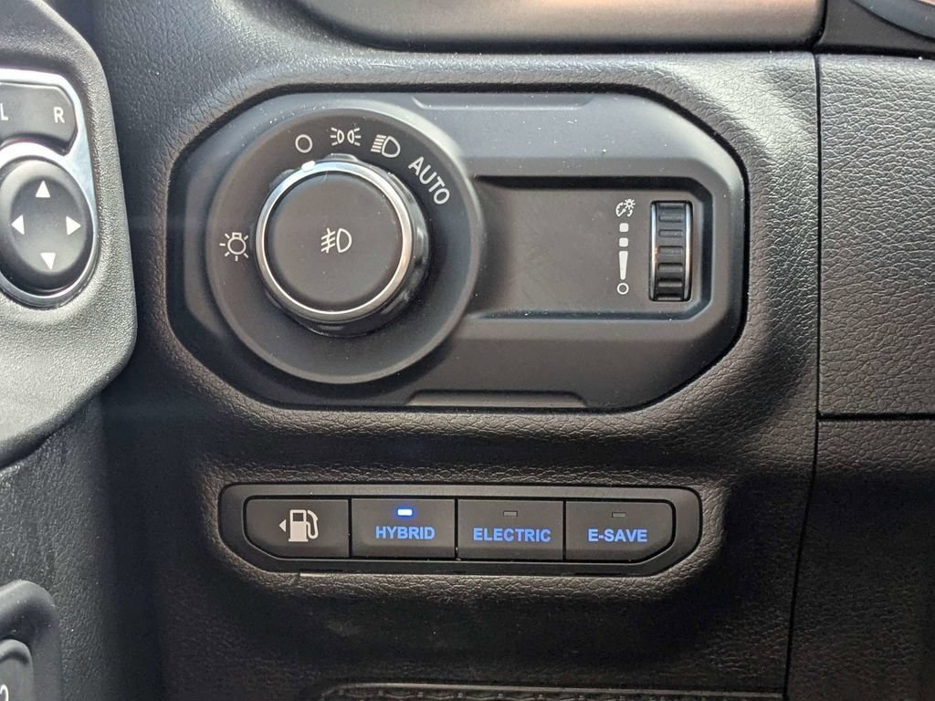 Used 2023 Jeep Wrangler Unlimited Rubicon 4xe AWD/4WD image 18