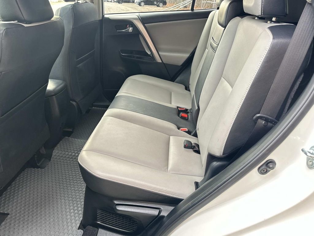 Used 2018 Toyota RAV4 Limited image 21