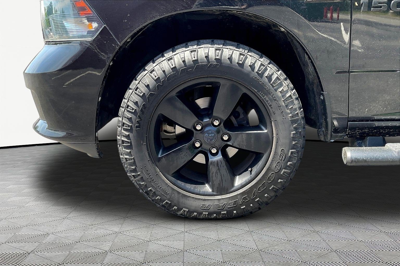 Used 2017 RAM 1500 Express w/ Black Ram 1500 Express Group AWD/4WD image 10