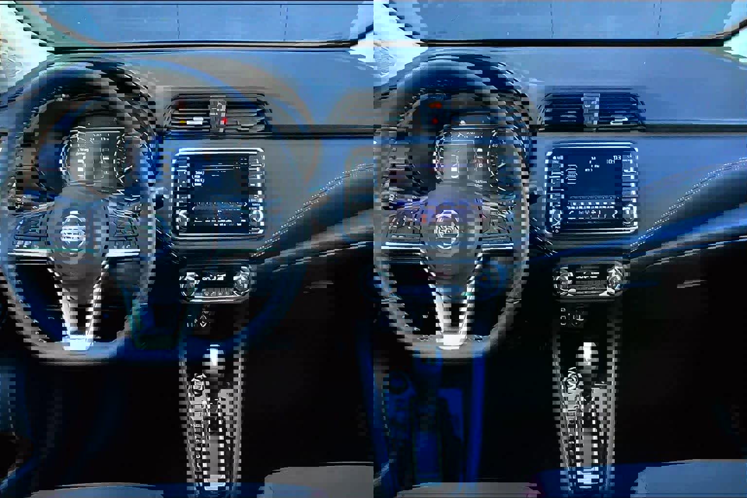 Used 2022 Nissan Versa SR w/ Trunk Package image 14