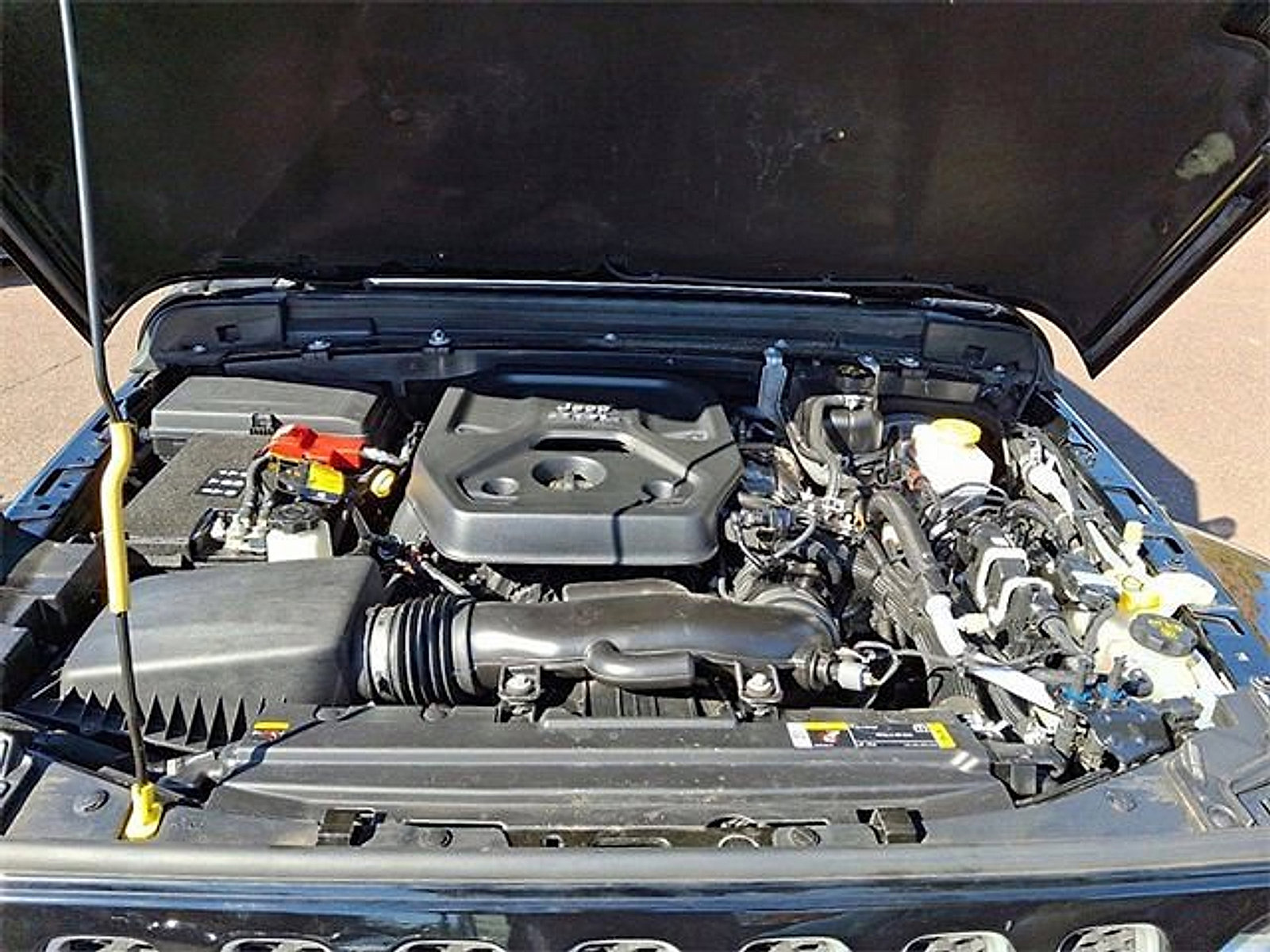 Used 2021 Jeep Wrangler Unlimited Sahara AWD/4WD image 27