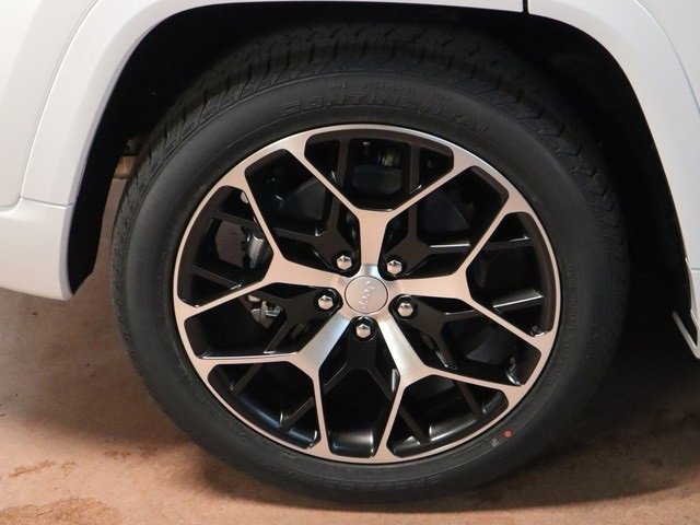 New 2022 Jeep Grand Cherokee Summit image 25