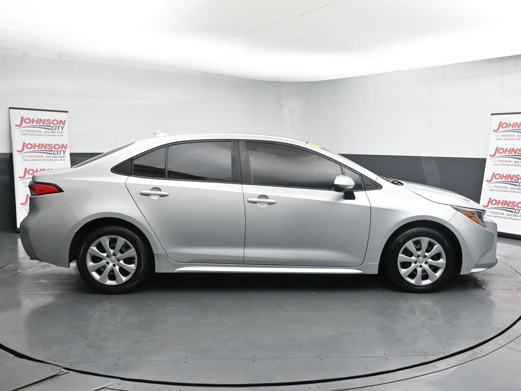 Used 2022 Toyota Corolla LE image 8