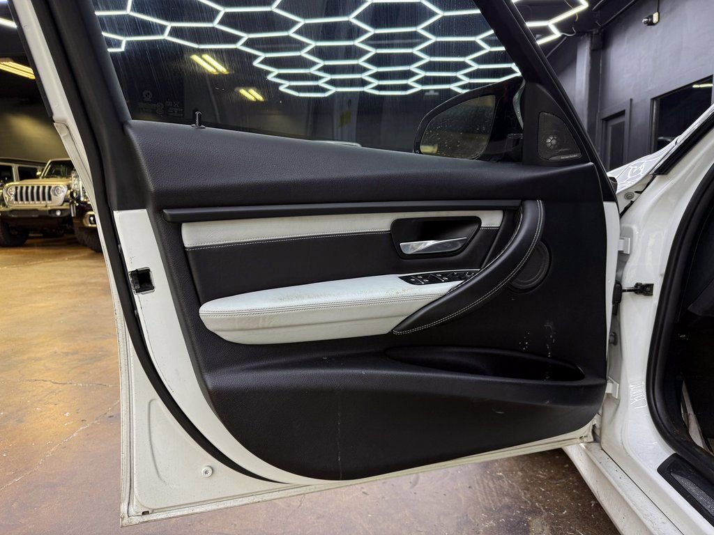 Used 2016 BMW M3 RWD image 11