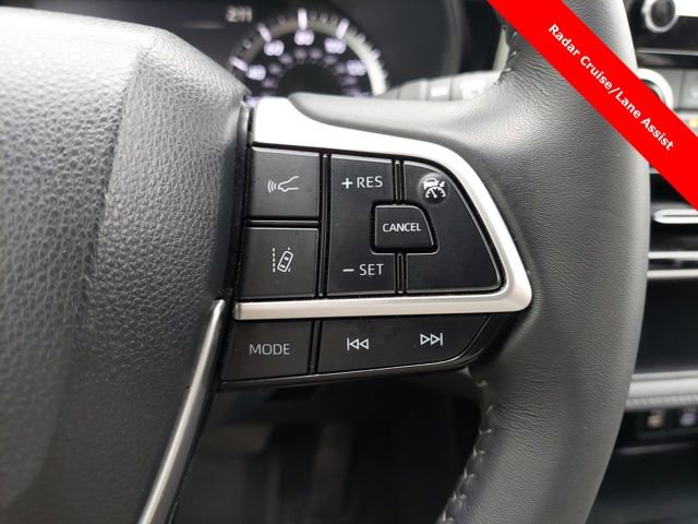 Used 2024 Toyota Highlander LE image 27