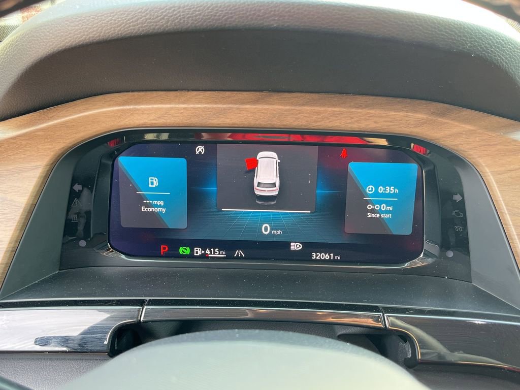 Used 2025 Volkswagen Atlas SE image 16