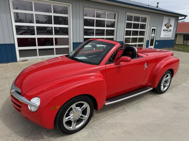 Used 2005 Chevrolet SSR w/ Preferred Equipment Group RWD image 26