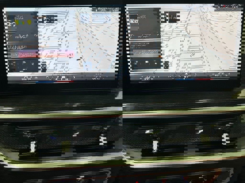 Used 2026 BMW X5 xDrive50e image 26